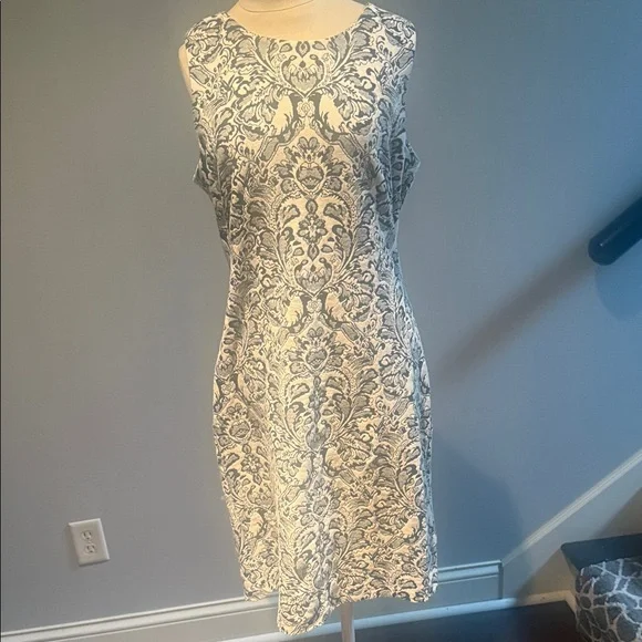 J. McLaughlin Blue and Cream Patterned Midi Dress - Picture 1 of 7